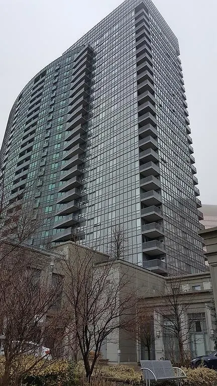 Kashaneh At Meridian Apartment Toronto Canada