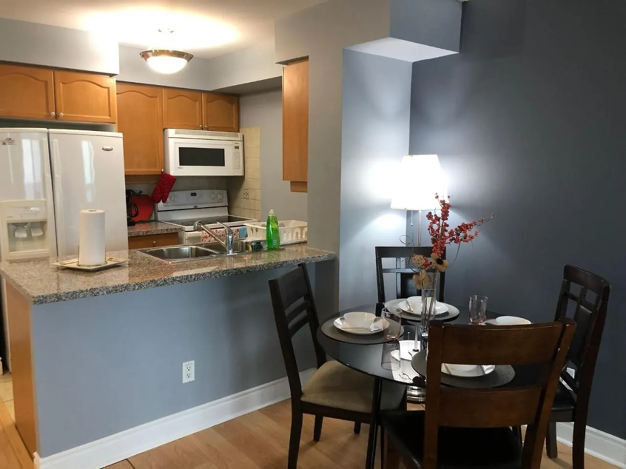 Kashaneh At Meridian Apartment Toronto