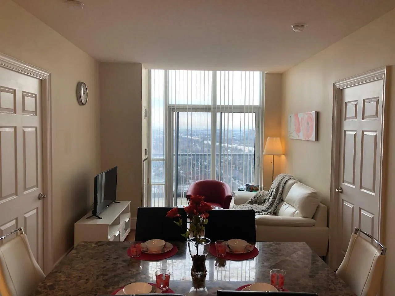 Kashaneh At Meridian Apartment Toronto Vaughan
